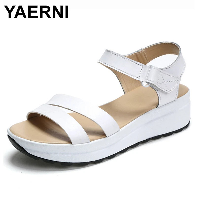 

Женские пляжные сандалии YAERNI, из мягкой кожи, с пряжкой и ремешком на щиколотке, на плоской подошве, повседневные, летний сезон 2021