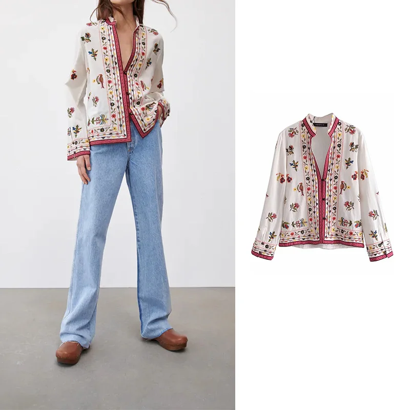 

Женская винтажная блузка с цветочной вышивкой, белая элегантная повседневная рубашка на пуговицах с V-образным вырезом и длинным рукавом, л...