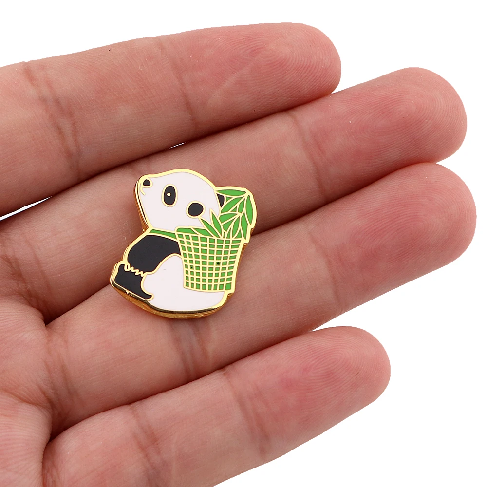 

SP1471 Panda Cute Animal Pins Enamel Brooches for Women Men Lapel pin Cartoon Metal Badge Collar Jewelry Gifts