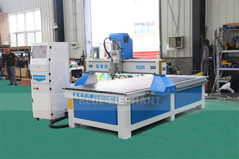 Синий слон cnc древесины маршрутизатор 1325 лучшее качество водяного охлаждения шпинделя cnc 3 оси маршрутизатор для твердой древесины обработки мебели