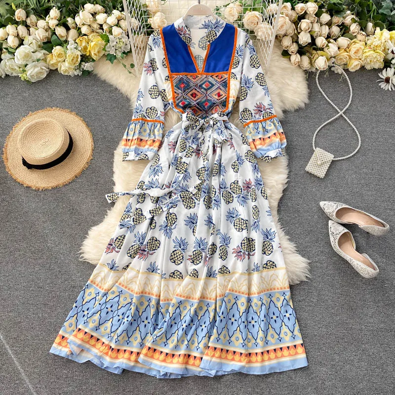 

Classic Nationality Prints Retro V-neck Beach Dress Women Popular Extra Long Bohemia Prints Dress