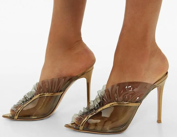 Недорогие золотистые женские босоножки серого цвета высокие открытые сандалии