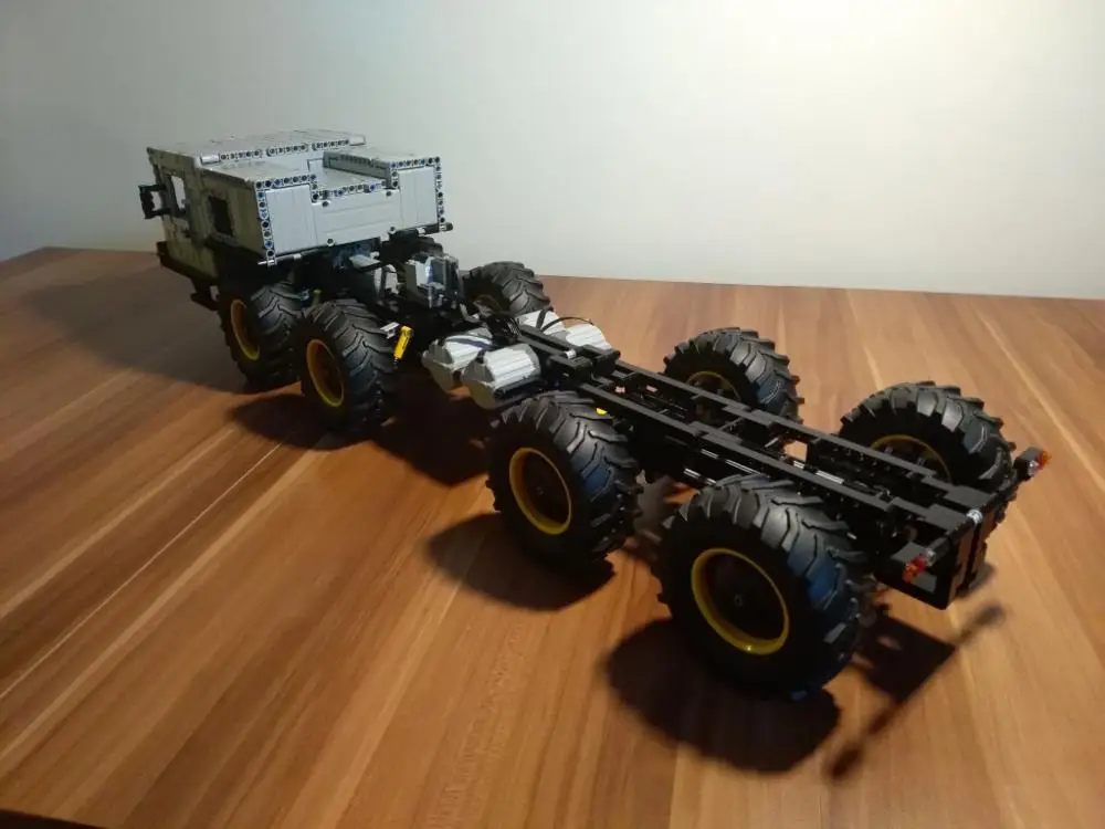 Науки и техники строительный блок moc 22149 mzkt7930 8x8 беговые скалолазание грузовик