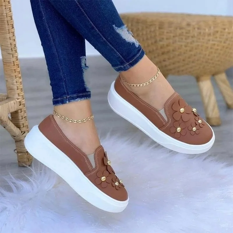 

2022 New Fashion Women Spring Autumn Shallow Flower Big Size Shoes Nubuck Flat Heels Casual Breathable Wearable Slip On Shoes