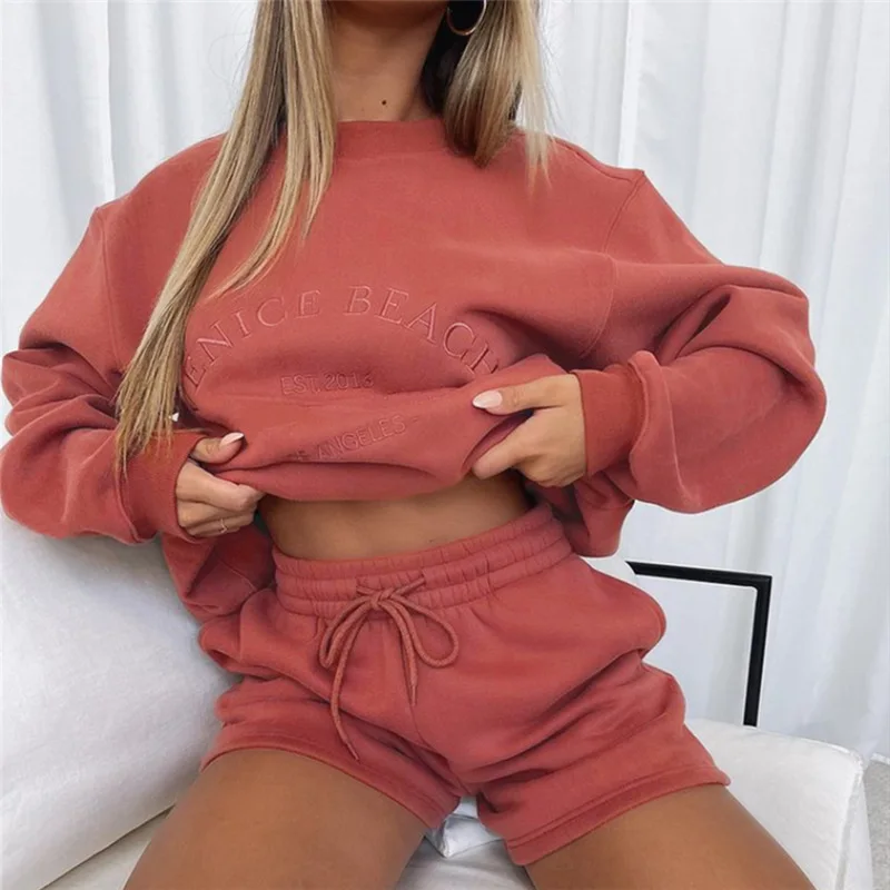 

Женский винтажный комплект из двух предметов, флисовый пуловер с Вышивкой Букв, свитшот с круглым вырезом и длинными рукавами и шорты, повсе...