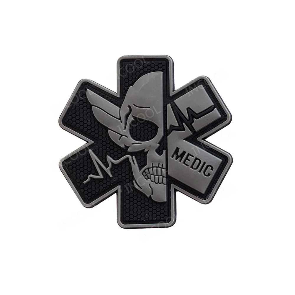 Black Gray 3D ПВХ фельдшер череп патчи тактические для поддержания боевого духа декоративные повязки сражение аппликация резиновый медик медицинские значки крюк назад - Цвет: Black Gray