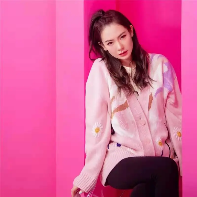 

Qi Wei Wu Xin same sweater Korean version simple loose sweet cute medium length knitted Cardigan Jacket Women's fashion