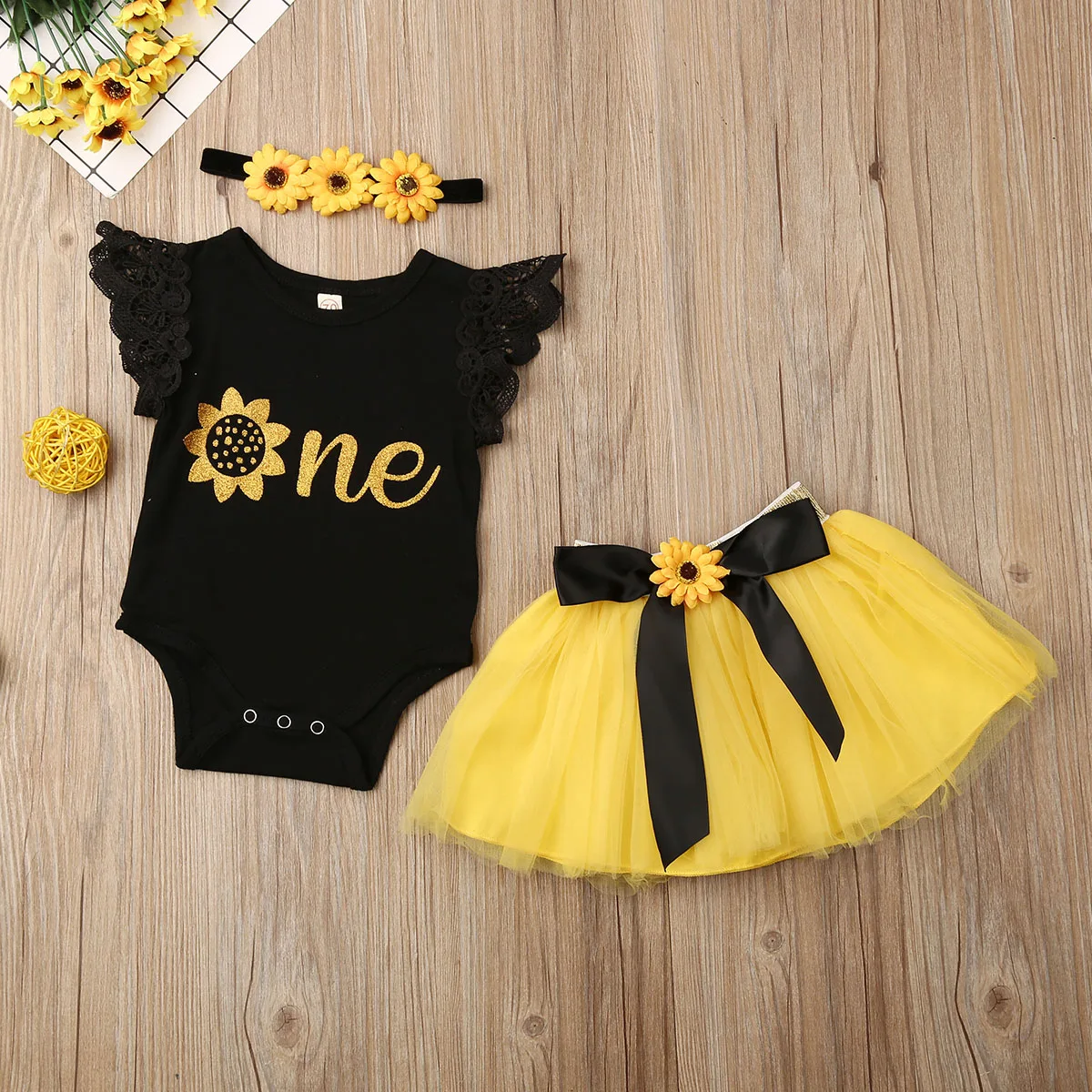 

3Pcs Baby Girl Clothes Newborn Lace Ruffle Sleeveless Romper Tops Girls Mini Tulle Skirt Headband Outfits Set