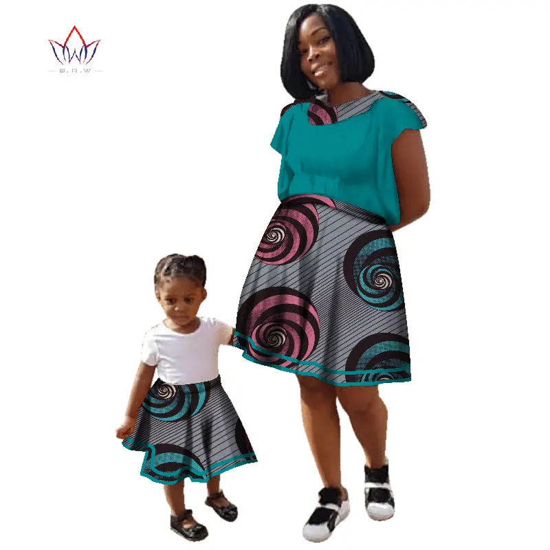 Летние Семейные комплекты брендовая одежда для мамы и дочки обычная хлопковая