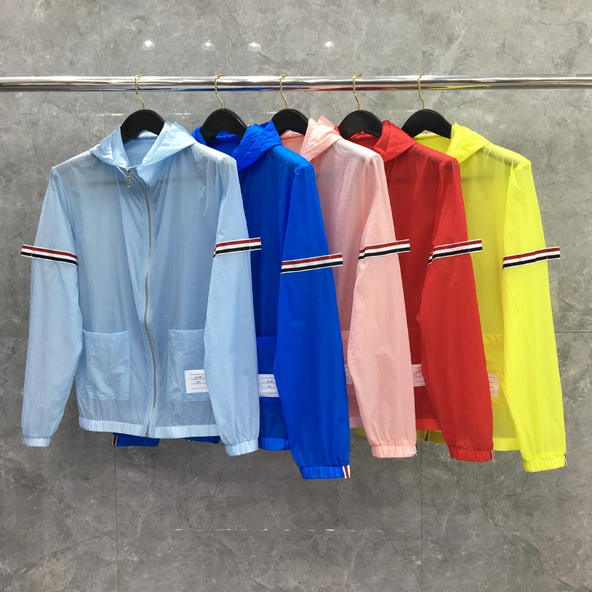 

2021 Fashion Brand Jacket Men Women Striped Uv Sun-Protective Outdoor Quick Dry Coats Casual Hooded Skin Windbreaker