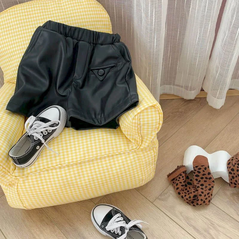 

Girls shorts autumn/winter wear a pair of leather shorts 2021 new leggings