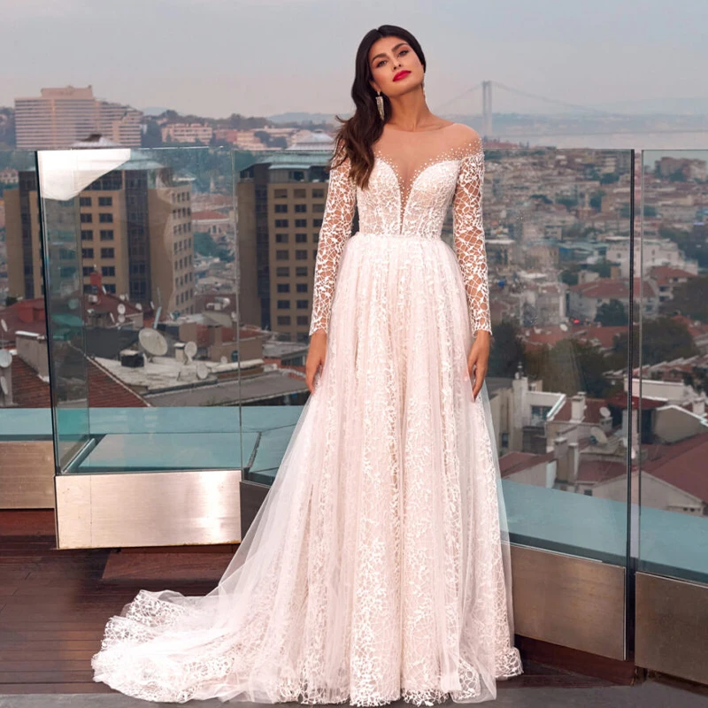 

Платье свадебное кружевное на пуговицах, с аппликацией