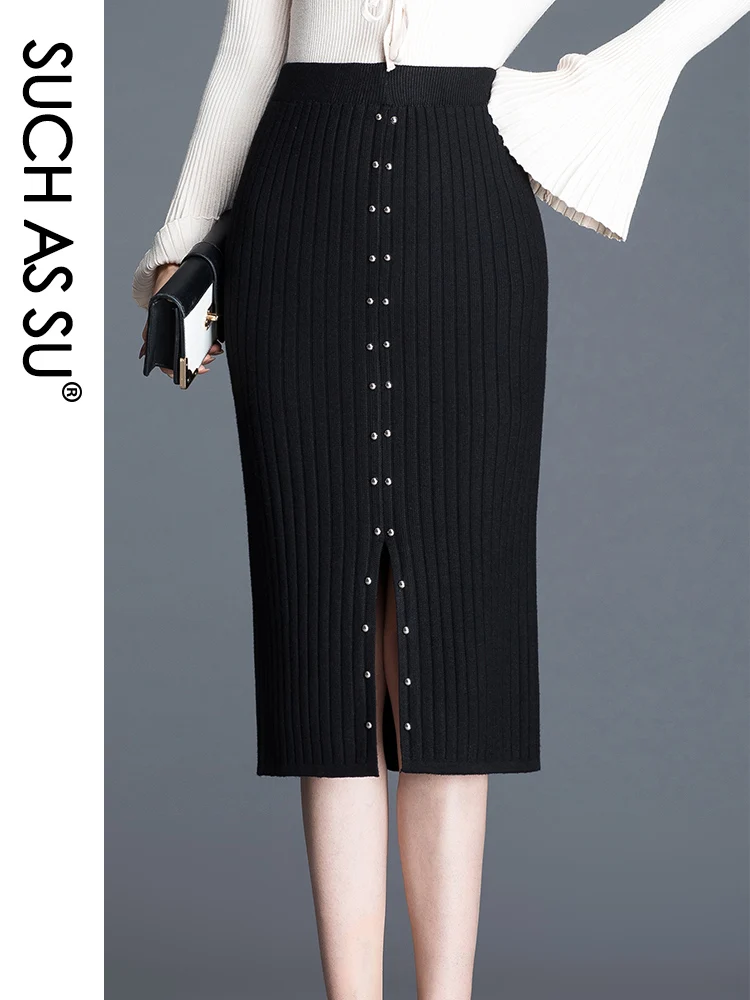 Женская трикотажная юбка средней длины черная облегающая карандаш с разрезом