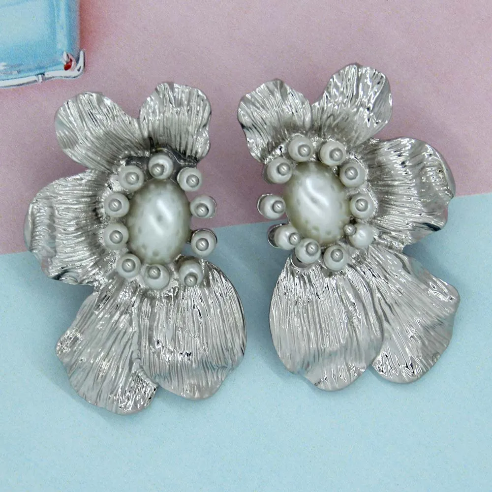 Женские винтажные серьги-гвоздики Watti с золотым цветком и металлическим модные