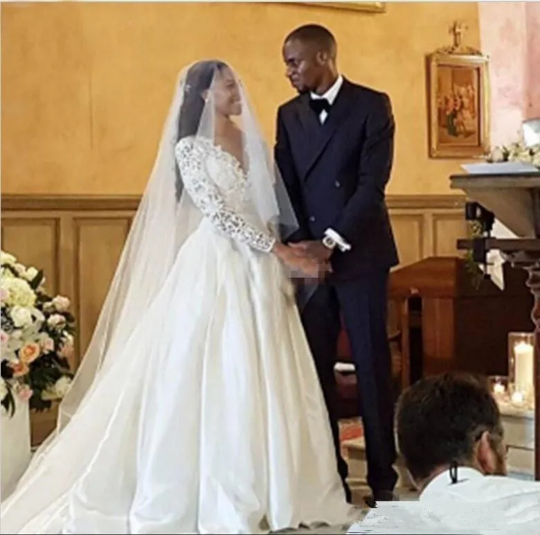 

African Sexy Lace Long Sleeves A Line Wedding Dresses for Black Girls Satin V Neck Wedding gowns Bridal Gown Robe de soriee