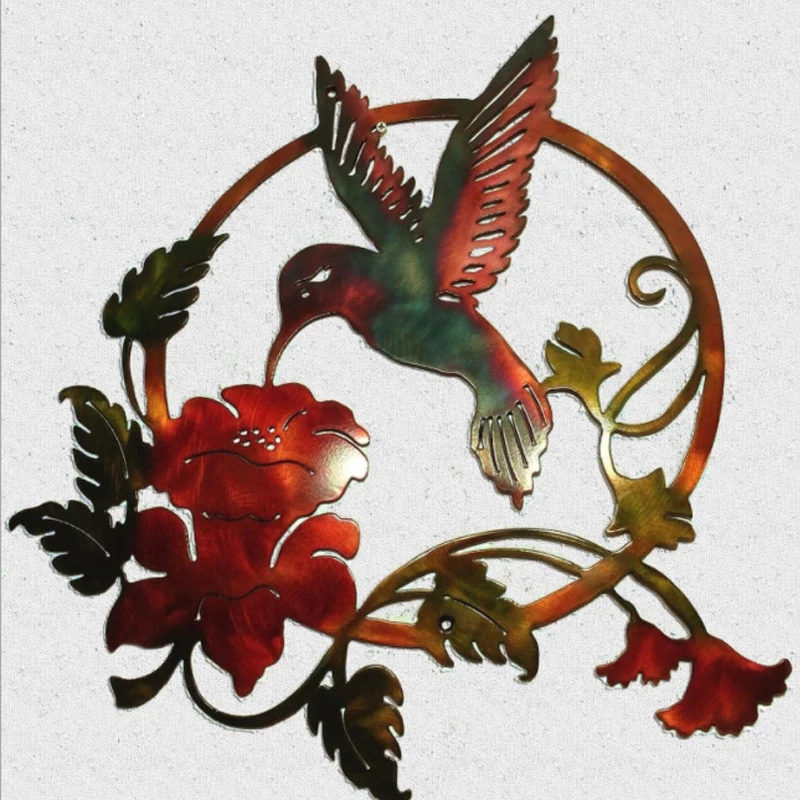 

Подвеска из кованого железа, с изображением летающих птиц, животных