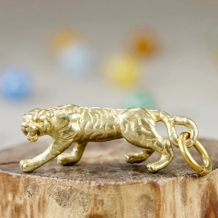 Винтажные Медные Брелки с тигром, автомобильные подвески, ретро, латунь, животное, тигр, король, фигурные статуэтки мужские брелки, держатель, подарки, Handmad - Цвет: Tiger Pendants B1