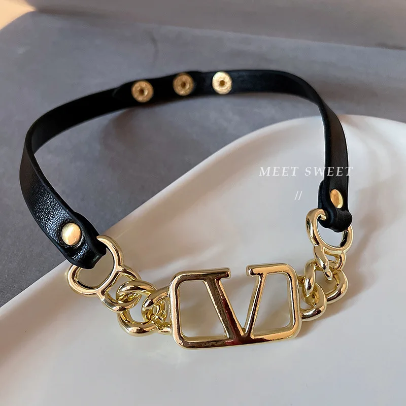 

Personalized Metal Letter Stitching Necklace Net Celebrity Temperament Wild Necklace Female New Cold Style Clavicle Chain