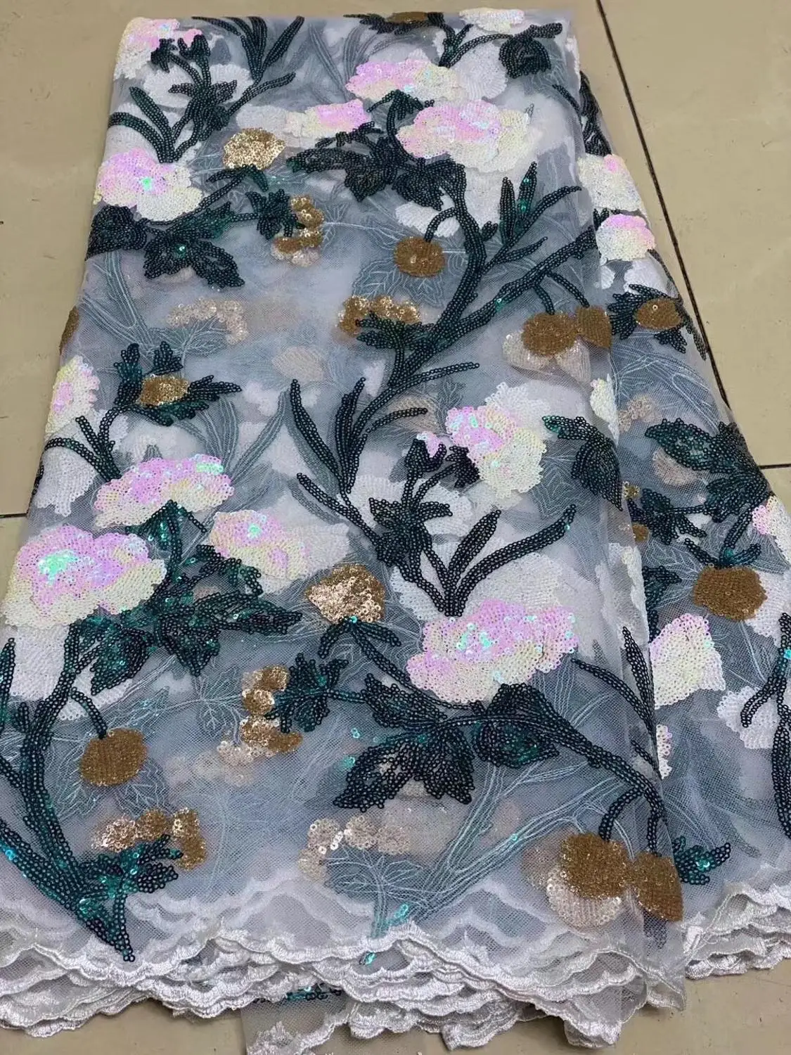 

fashion African Sequins Lace Fabric 2020 High Quality embroidery Lace Nigerian Tulle Lace Fabrics For Upscale Wedding Dress Sew