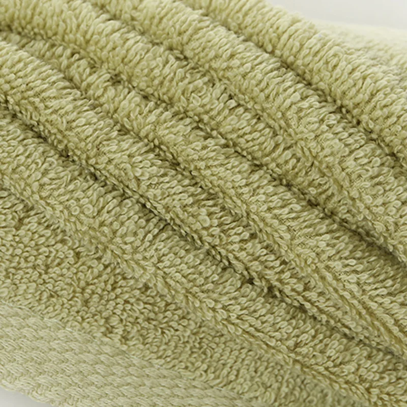 

100% Cotton Large Bath Towel 70x140CM Bath Towel Soft and Comfortable Thick High Absorbent