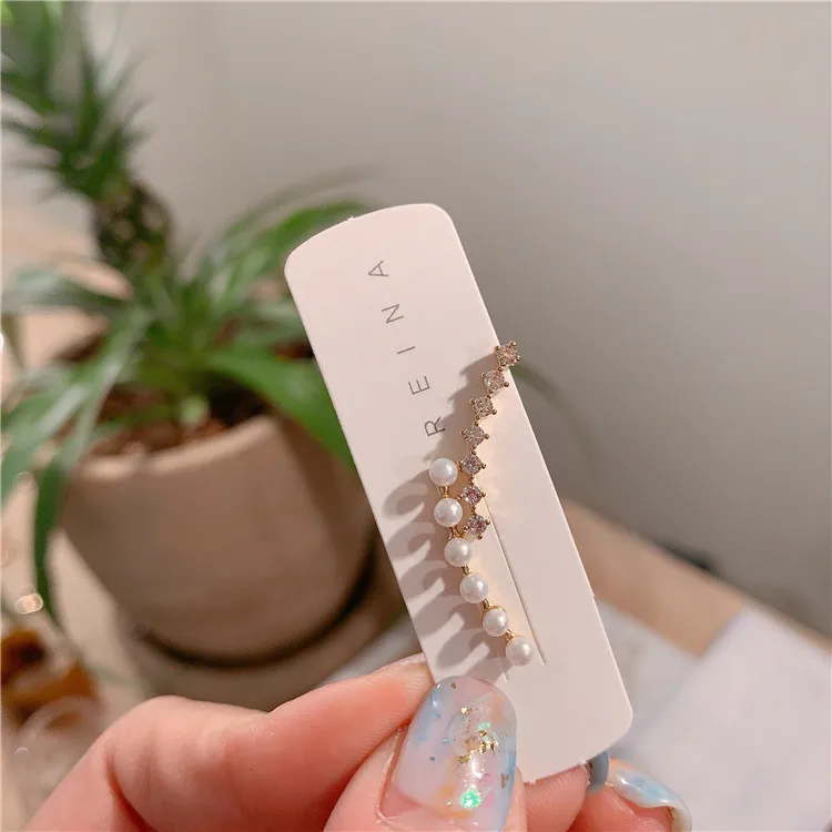 

Krasivaya Gold Rhinestone Crystal Ear Cuff Wrap Stud Earring For Girls 1 Pair Packing