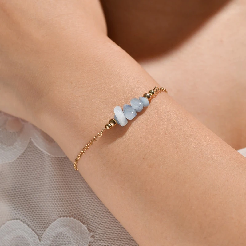 Классический женский браслет цепочка золотого цвета регулируемый с натуральным