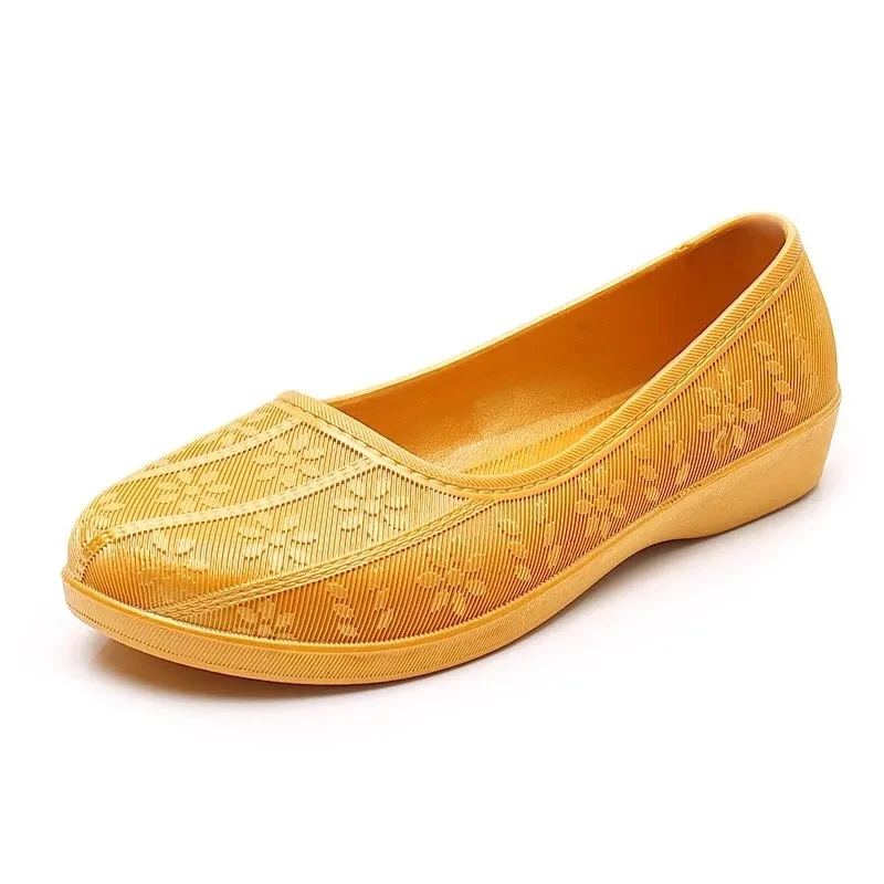 

Designer Waterproof Shoes Women Yellow Loafers Rain Shoes Woman PVC Galoshes Kitchen Shoes 2021 Ladies Slip Ons Flat Rainy Shoes