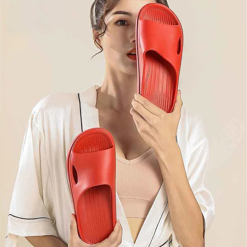 

Summer Men Slippers Beach Shoes Male Flip Flops Lightweight Fashion New Arrival Lovers Couple Slippers Unisex Bathroom Slides