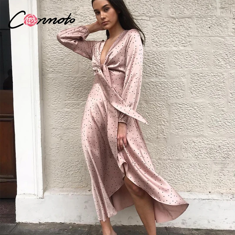 Conmoto Розовое платье в горошек атласное с высокой талией длинное