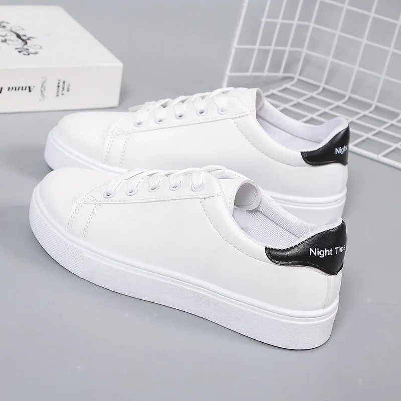 

2022 Casual Running Shoes Women New Spring Shoes Fashion Embroidered Small White Sneakers Women Breathable Flower Lace-Up