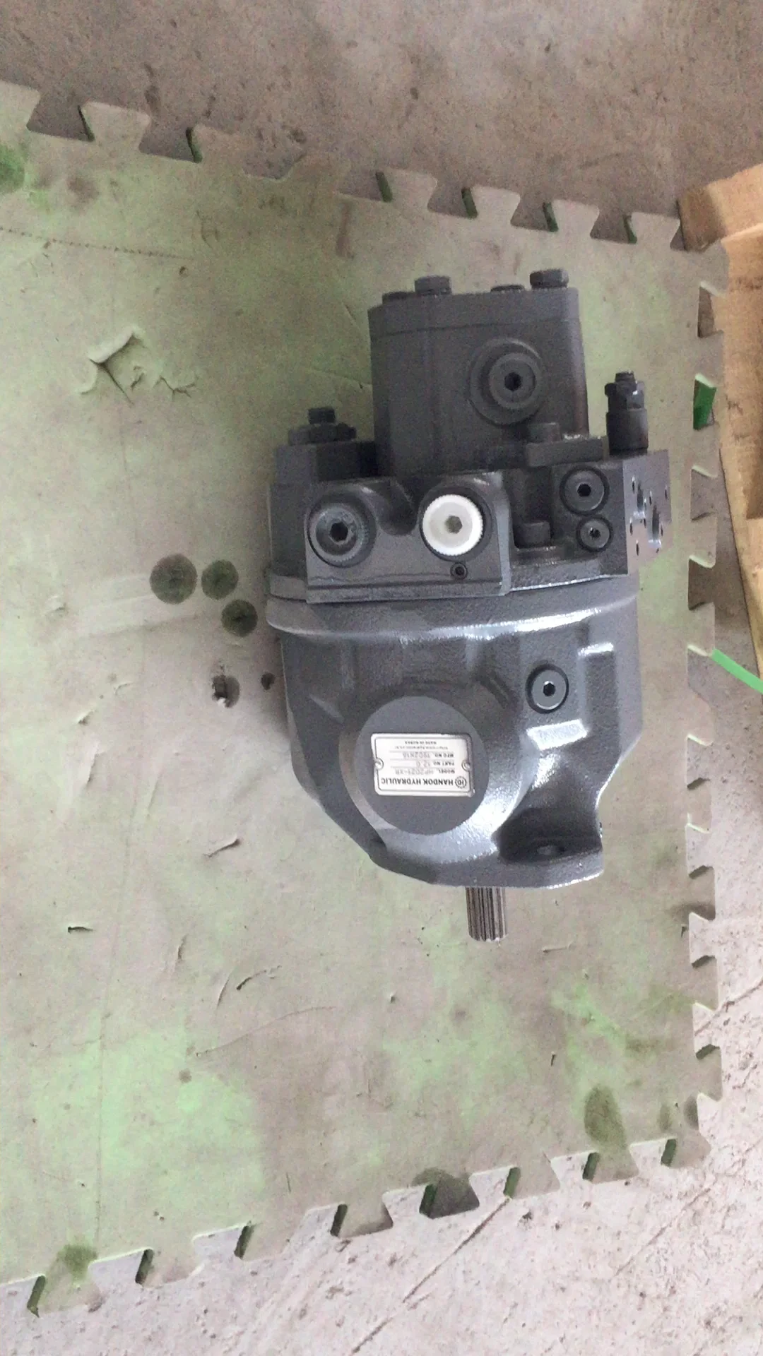 

MM30 Hydraulic Pump AP2D21LV1RJ6-988-0 Without Solenoid Valve