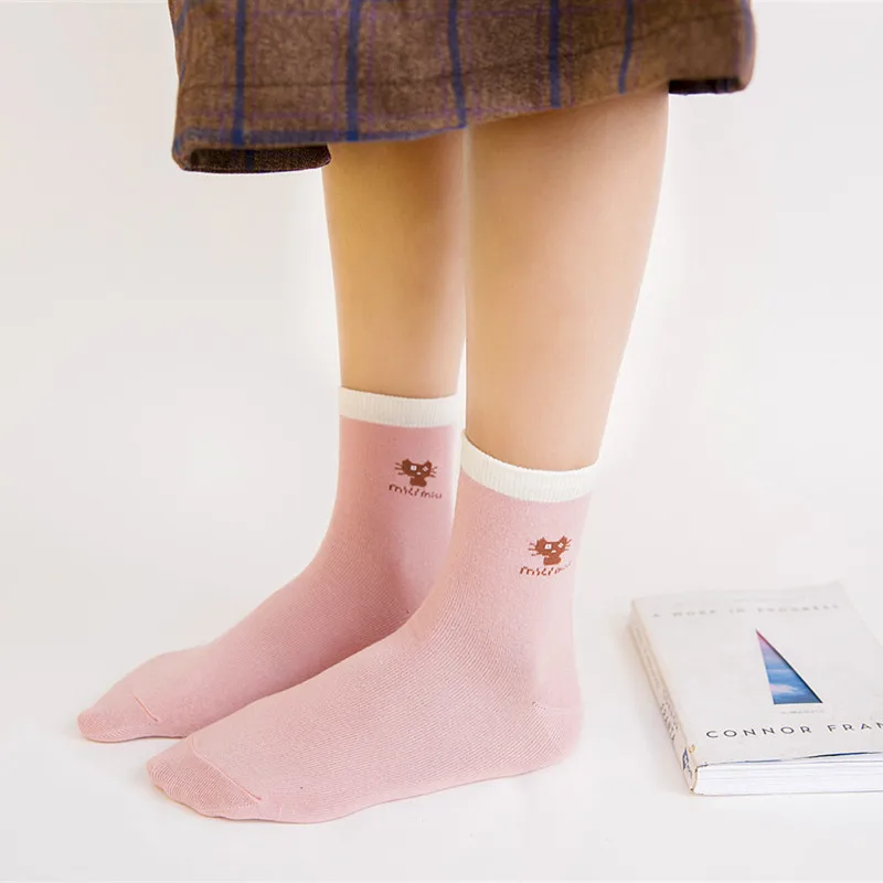 5 Pairs Hot Sale Cartoon Animal Kawaii Cat Embroidery Cotton Women Sock Comfortable Soft Spring Autumn Winter Fashion Crew Socks