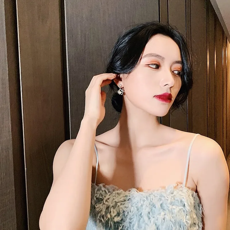 

Retro Style Drop Earrings for Women Personality Wild Freshwater Pearl Earrings Charming Wedding Jewelry for Women