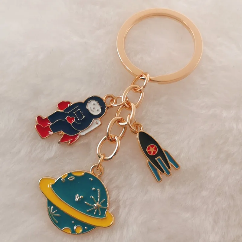 Убег из земли! НЛО космический корабль космонавты и ракеты планету в виде