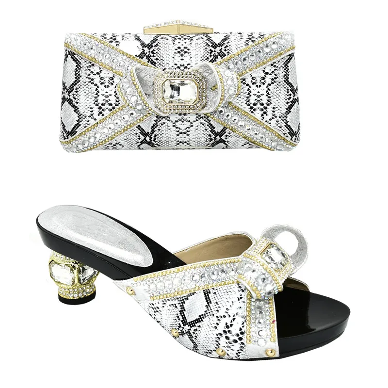 Новейший комплект Итальянский из туфель и сумочки в африканском стиле женских на