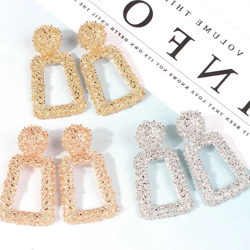 

Exaggerated Metal Earrings Fashion Large Geometric Relief Flower Earrings Vintage Earrings for Women Accessories Jewelry