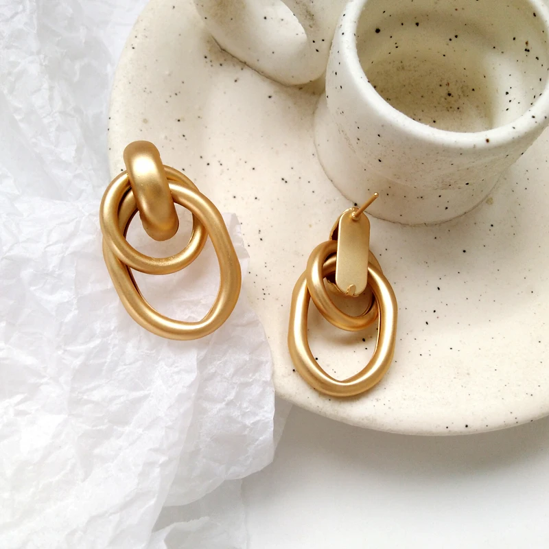Женские крупные Винтажные серьги минималистичные металлические с закрученным