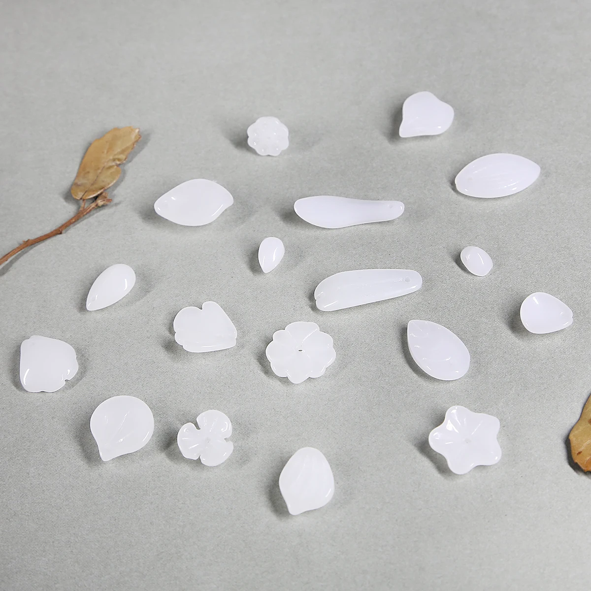 Стеклянные нестандартные белые бусины Лепестки ручной работы 10 шт./лот для