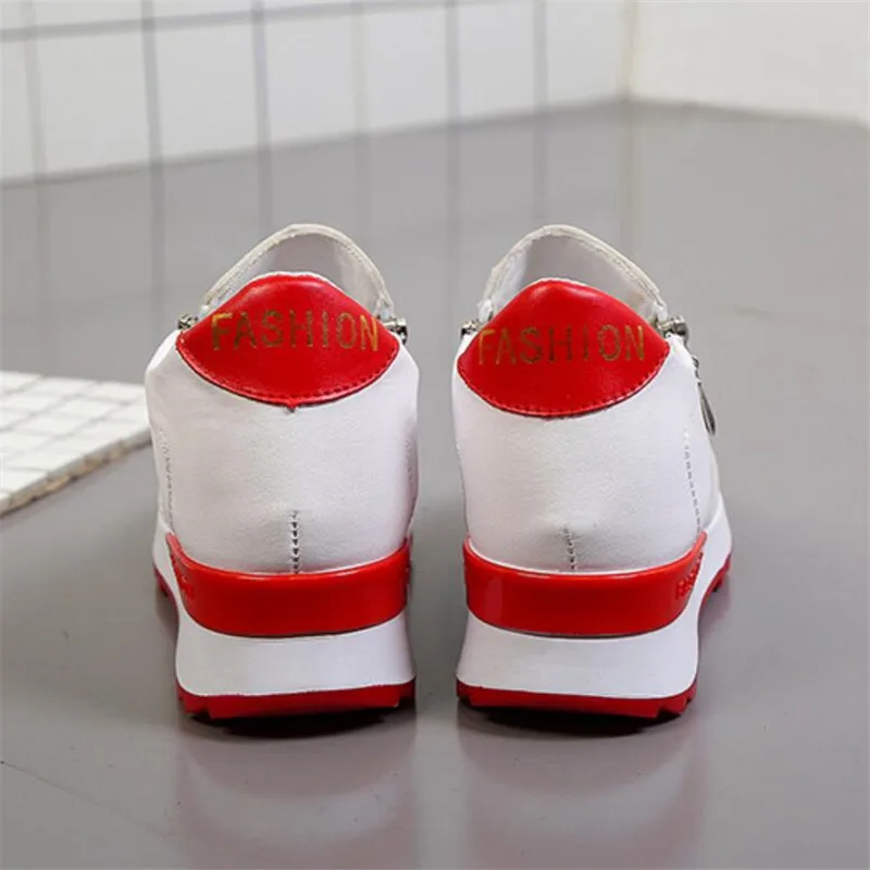 Женские кроссовки на танкетке сетчатые дышащие со стразами повседневная обувь