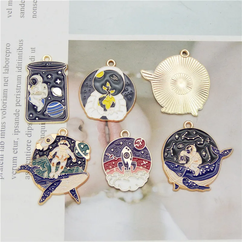 Джули Wang 4/5 шт. Эмаль мультфильм аэрокосмической амулеты из сплава ракета