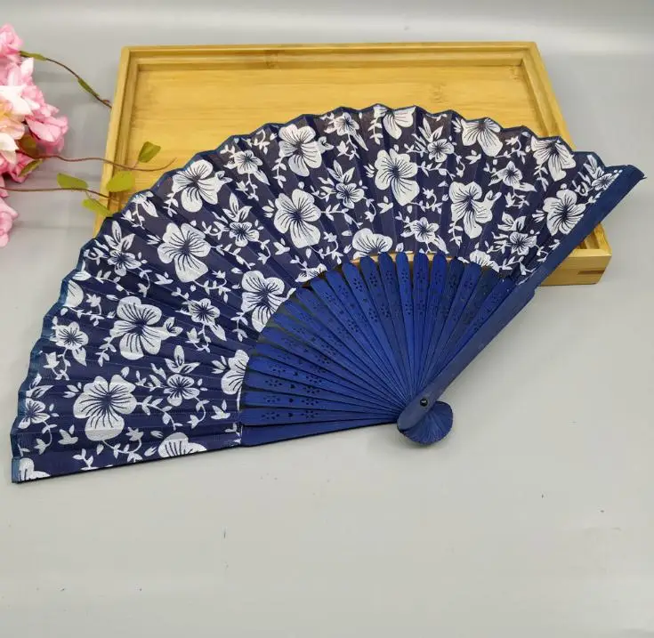 Koop Vouwen Fan Vrouwen Chinese Stijl Toerisme Souvenir Orchidee Hout Fan Kant Hand Fans Spaanse Dans Gift Home Decor SN2109