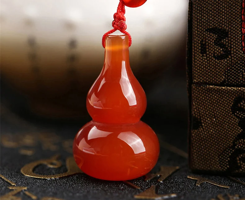

JADE MYELIN AGATE BAO GOURD PENDANT