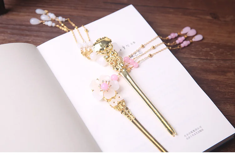 

Costumes & Accessories