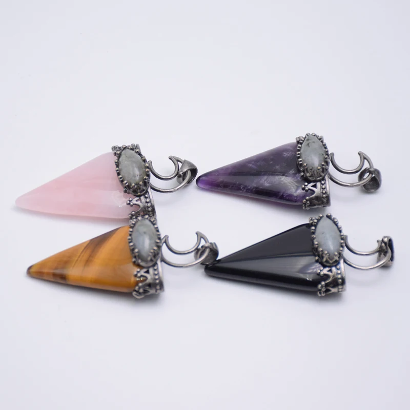 Кулон в форме Луны с покрытием серебром кварцевым тигровым глазом пробы