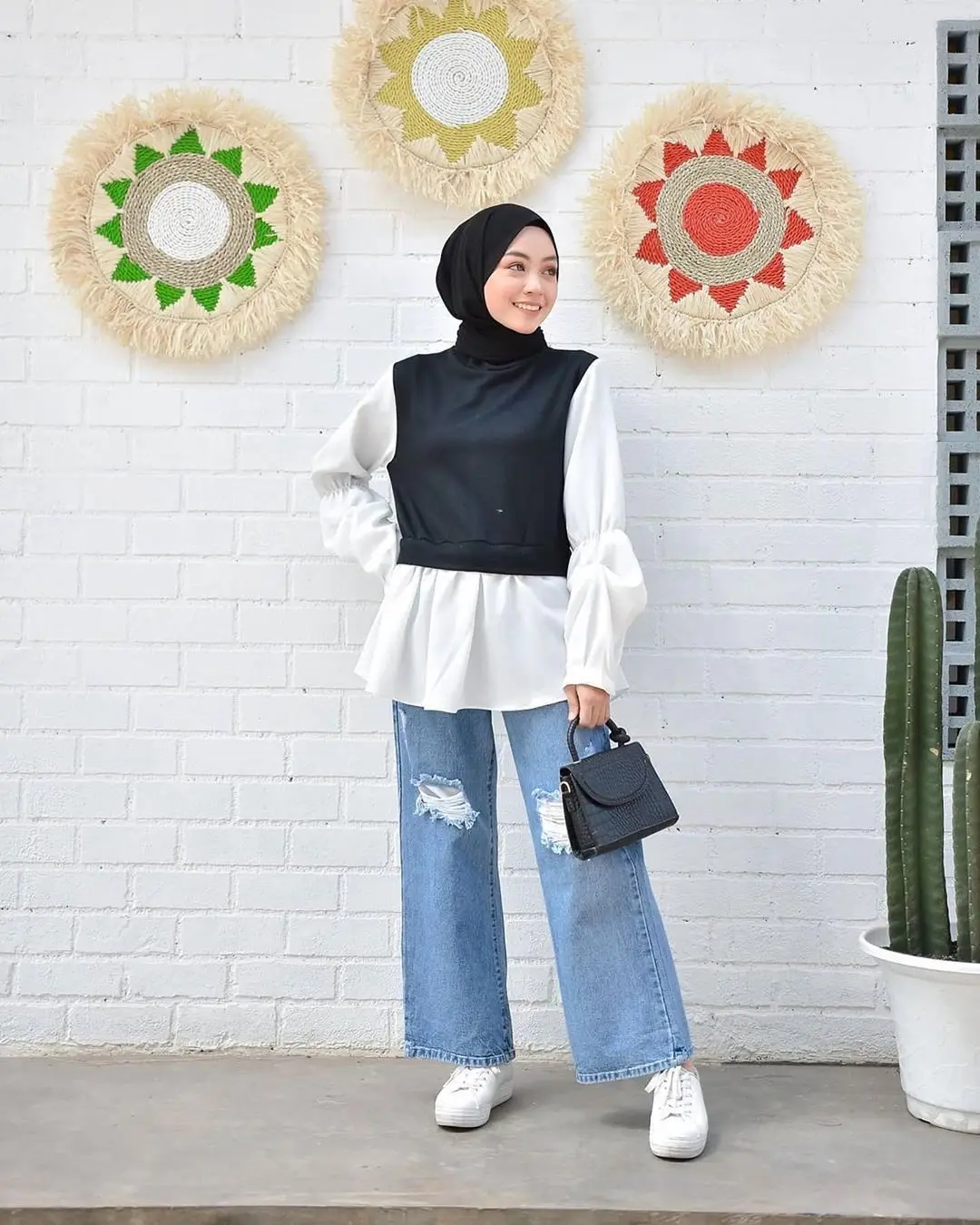 

Muslim Women Tops Turkish Ruffles Sleeve Embroidered Abaya Duabi Arabic Blouse Moroccon Kaftan Islamic Party Gown Robe Shirt