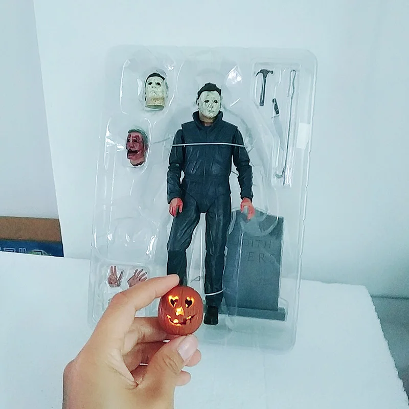18cm Original NECA Ultimate Michael Myers Pumpkin With Led Light Halloween Action Figure Model For Kids Halloween Gift