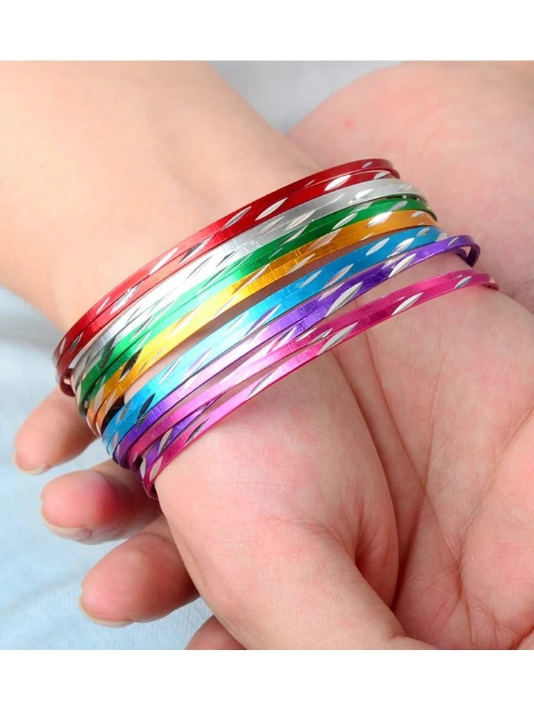 50pcs/Lot Colorful Loop Bracelet Thin Circle Dance Bangle Chromatic Aluminum Charm Cuff Bracelet For Children Wholesale