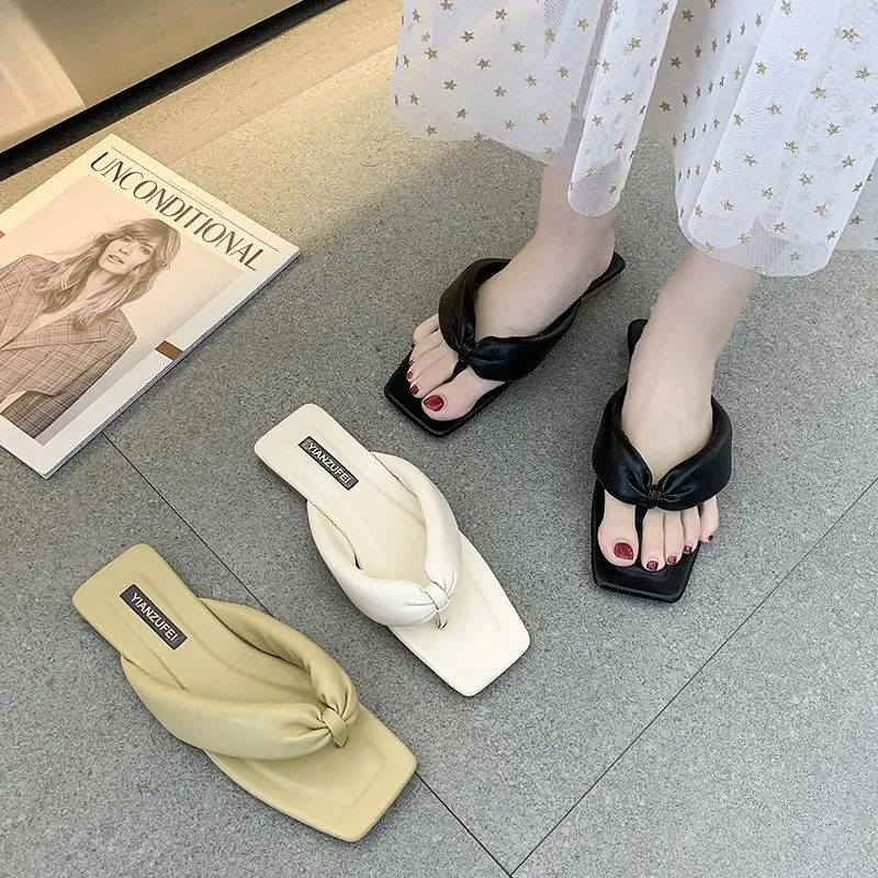 

Шлепанцы женские на мягком квадратном каблуке, резиновые сандалии, роскошные дизайнерские, мягкие, Нескользящие, бежевые, гавайский каблук,...