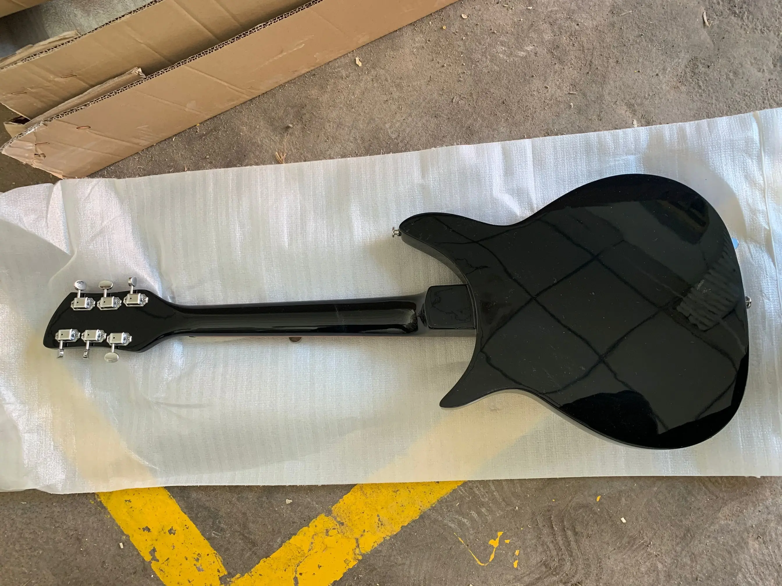 Новое поступление Специальная скидка модель Rickenbackr 325 короткая электрическая