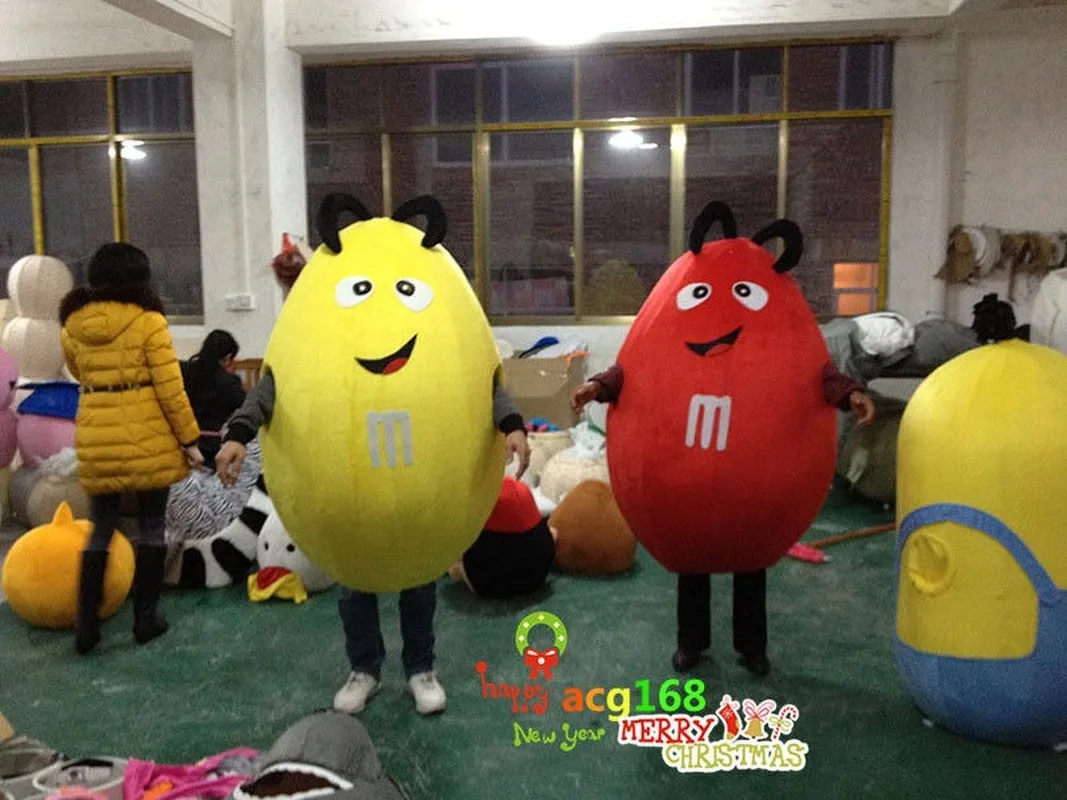 Рекламный костюм талисман желтого красного шоколадного конфетного цветов